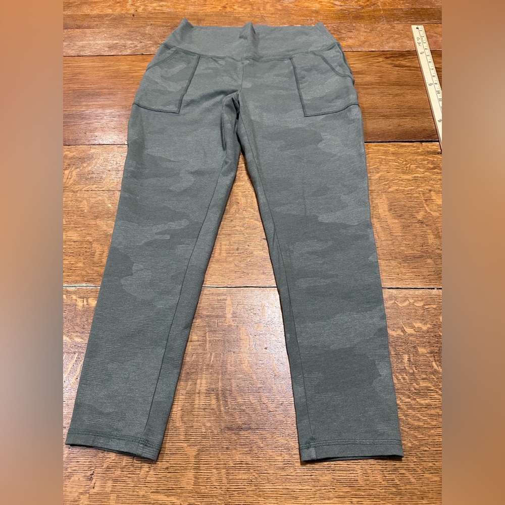 Aerie women’s Gray‎ Camouflage leggings sz xl(P)